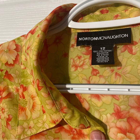 EUC Norton McNaughton floral button down - Picture 4 of 5